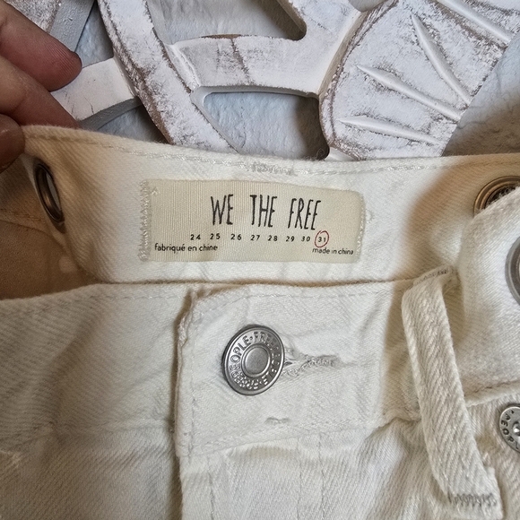 We The Free White Distressed Jean Shorts Size 31 - Picture 3 of 8